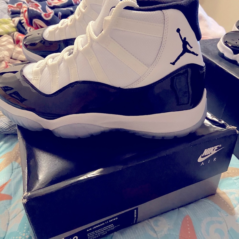 Authentic Jordan Concord 11’s out of the box